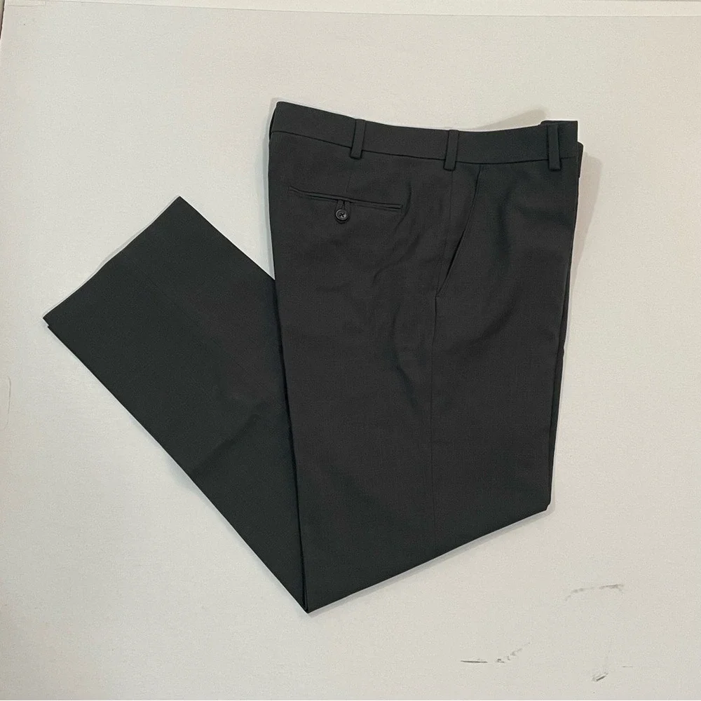 Van Heusen Mens Charcoal Gray Flat Front Dress Pants Trousers 32x30 Straight Leg